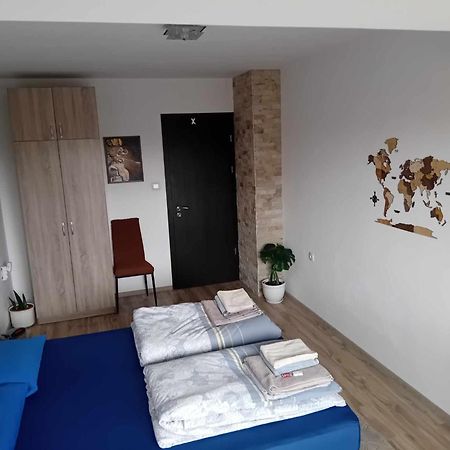 Park View Apartment Plovdiv With Parking Екстер'єр фото
