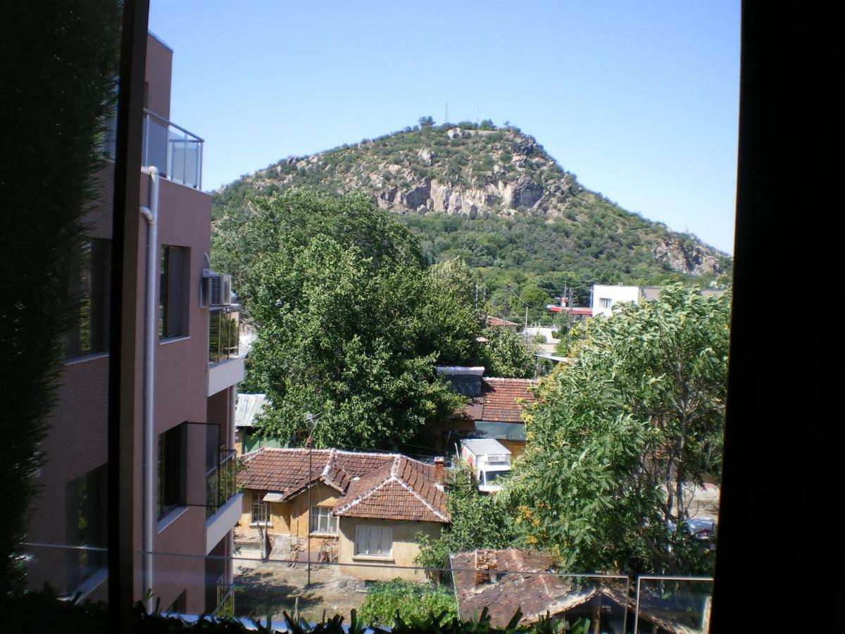 Park View Apartment Plovdiv With Parking Екстер'єр фото