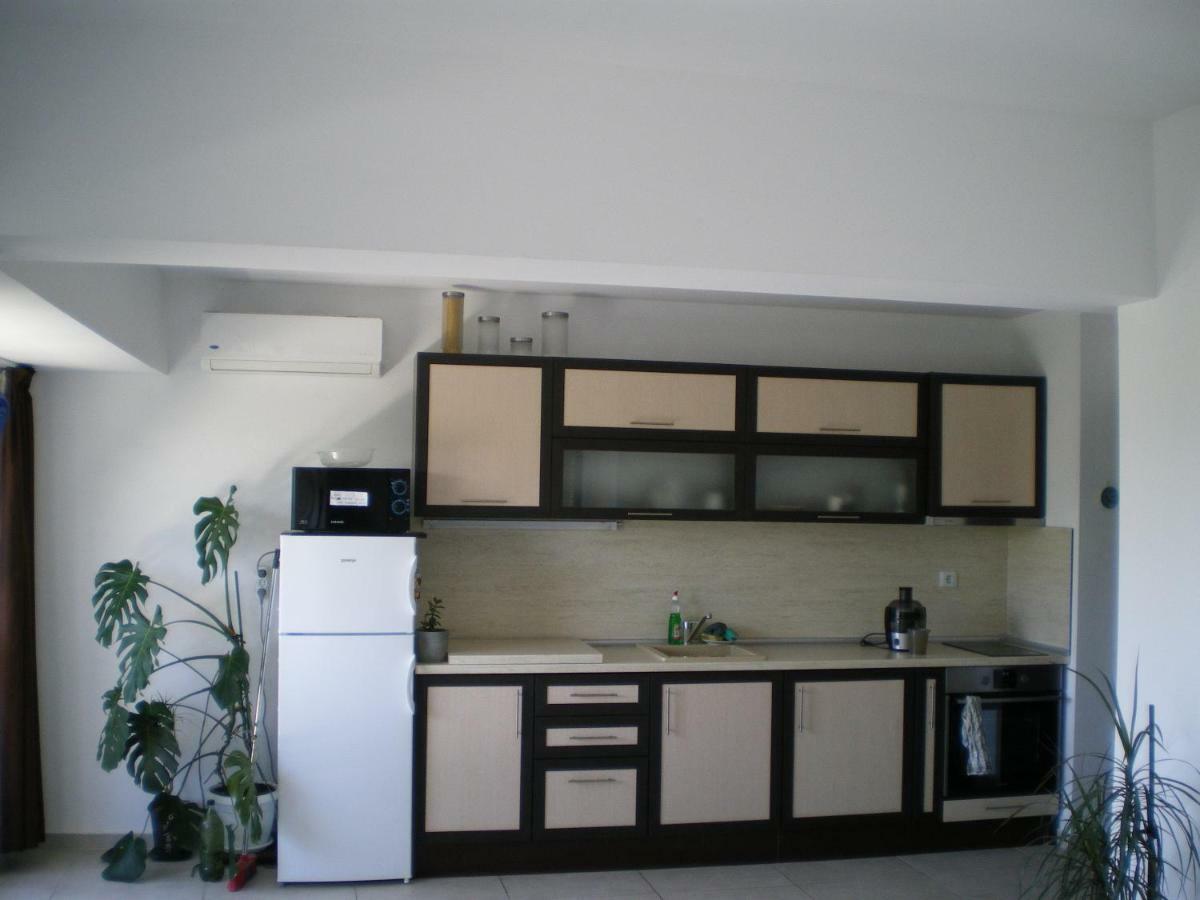 Park View Apartment Plovdiv With Parking Екстер'єр фото